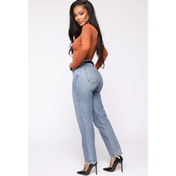 Fashion Nova Mom Jeans Sz 13 High Rise Light Wash Straight Leg Distressed Hem - Picture 4 of 10